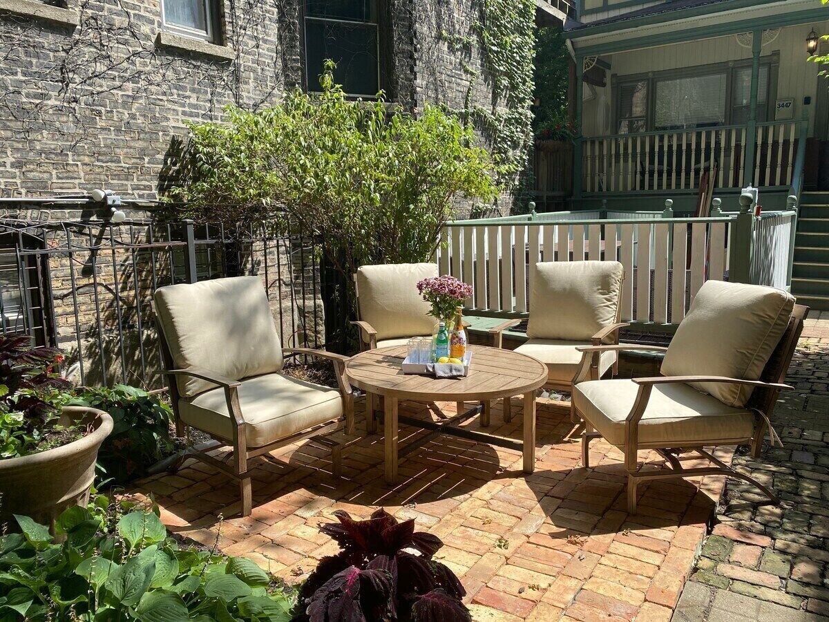 Whole house in Boystown