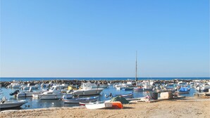 A marina with numerous boats docked along the shore. - 3 bedroom lovely home in Santa Croce Camerina (Santa Croce Camerina)