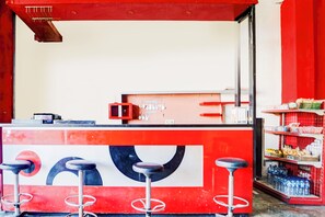 ฝ่ายต้อนรับ