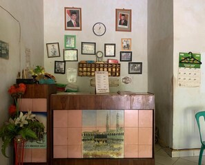 Reception - Hotel O Wisma La Oda Syariah (Pangkajene)