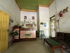 Reception - Hotel O Wisma La Oda Syariah (Pangkajene)