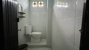 Standard Double Room | Bathroom