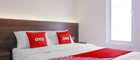 Habitación estándar doble | Espacio para trabajar con un portátil, wifi gratis, ropa de cama