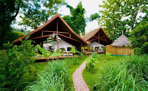 Explorer Tent - Luxurious Glamping in the Nature