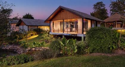 The Namkhan_Riverview Suite_Luxurious Villa facing the river