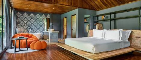 1 bedroom, in-room safe, desk, free WiFi