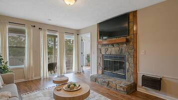 TV connectée, cheminée