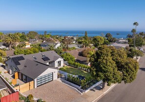 Exterior - Playa Vida-completely remodeled with A/C, Hot Tub - walk to everything and more (Santa Barbara)