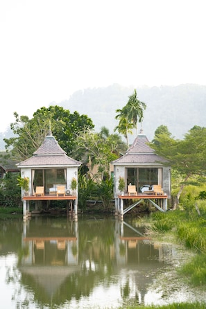 Smart TV 32-inci dengan saluran TV digital