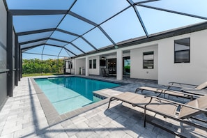 A heated pool - BRAND NEW - Heated Pool & Modern Upgrades! - Villa Moonlight Breeze - Roelens Vacations (Cape Coral)