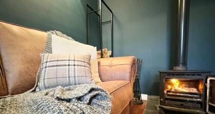 Chestnut Cottage - One bedroom newly refurbished cottage in Dalmellington