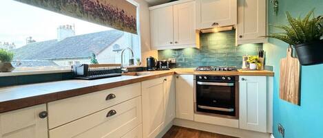 Frigorífic, microones, forn i placa de cuina