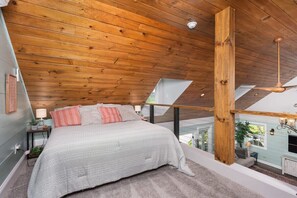 1 bedroom, desk, free WiFi, bed sheets