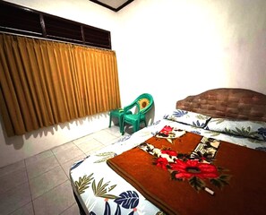 Standard-dobbeltværelse | Arbejdsområde til bærbare computere, sengetøj