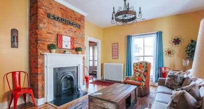 The Shenandoah Suite: Private Balcony, Walkable