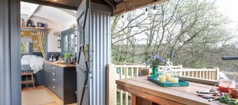 Hawkings Hideaway Knowstone