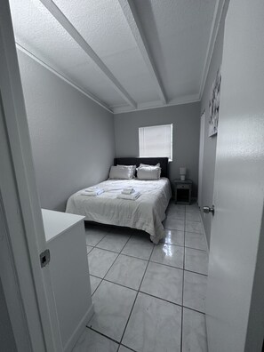 4 chambres, fer et planche à repasser, Wi-Fi, draps fournis