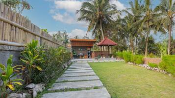 Trang thiết bị bếp chung