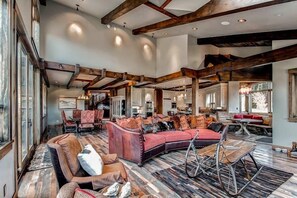 TV, fireplace, ping pong, books - The Apex of Ski-In Ski-out Estates. Walk to Restaurants, Theater, Hot Tub, Game Tables! (Breckenridge)