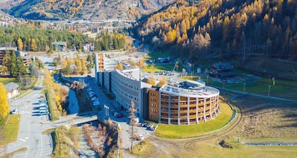 L' Aquila Campo Smith On The Ski Slopes, Bardonecchia, Italy