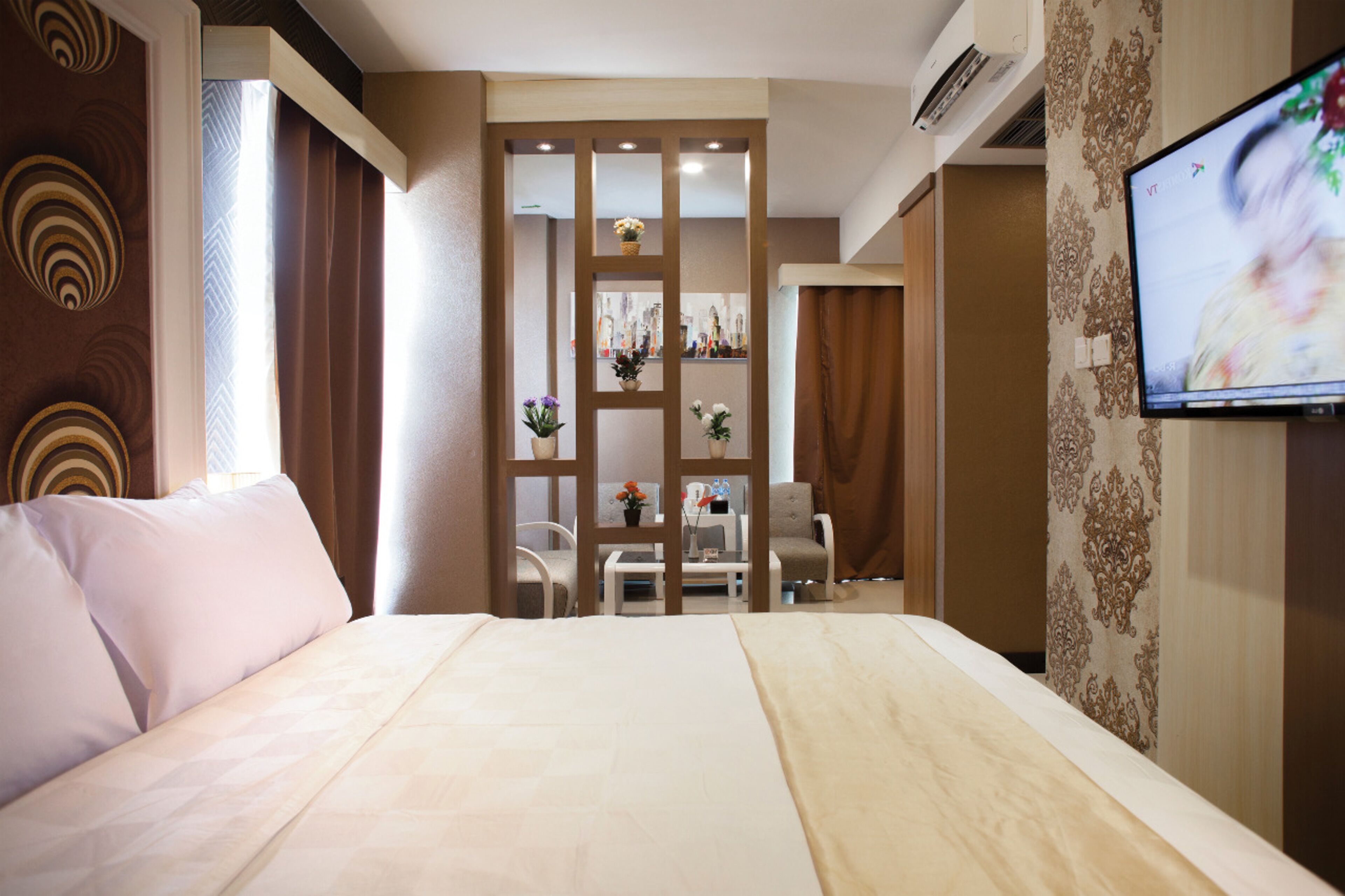 Suite | Meja kerja, Wi-Fi gratis, dan seprai linen