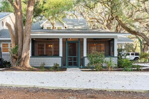Exterior - Walk to Village, Cottage in Park, Screened Porch (Saint Simons Island)
