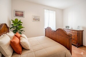 3 bedrooms, iron/ironing board, free WiFi, bed sheets - Flat with A/C near the beaches | Ap14 (Imperia)