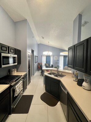 House, Accessible | Private kitchen - Grand Family Superior 4BD House Near Disney Parks (Davenport)