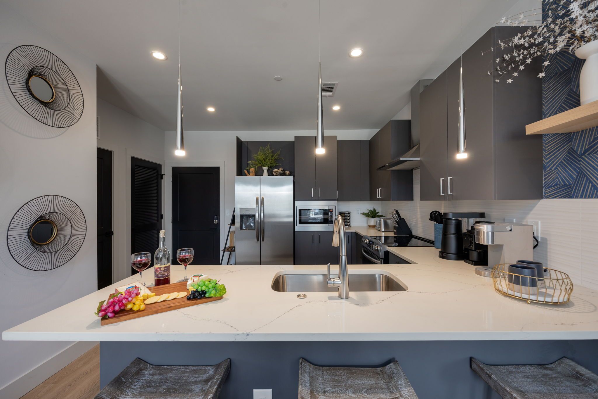 雪櫃、微波爐、焗爐、爐具