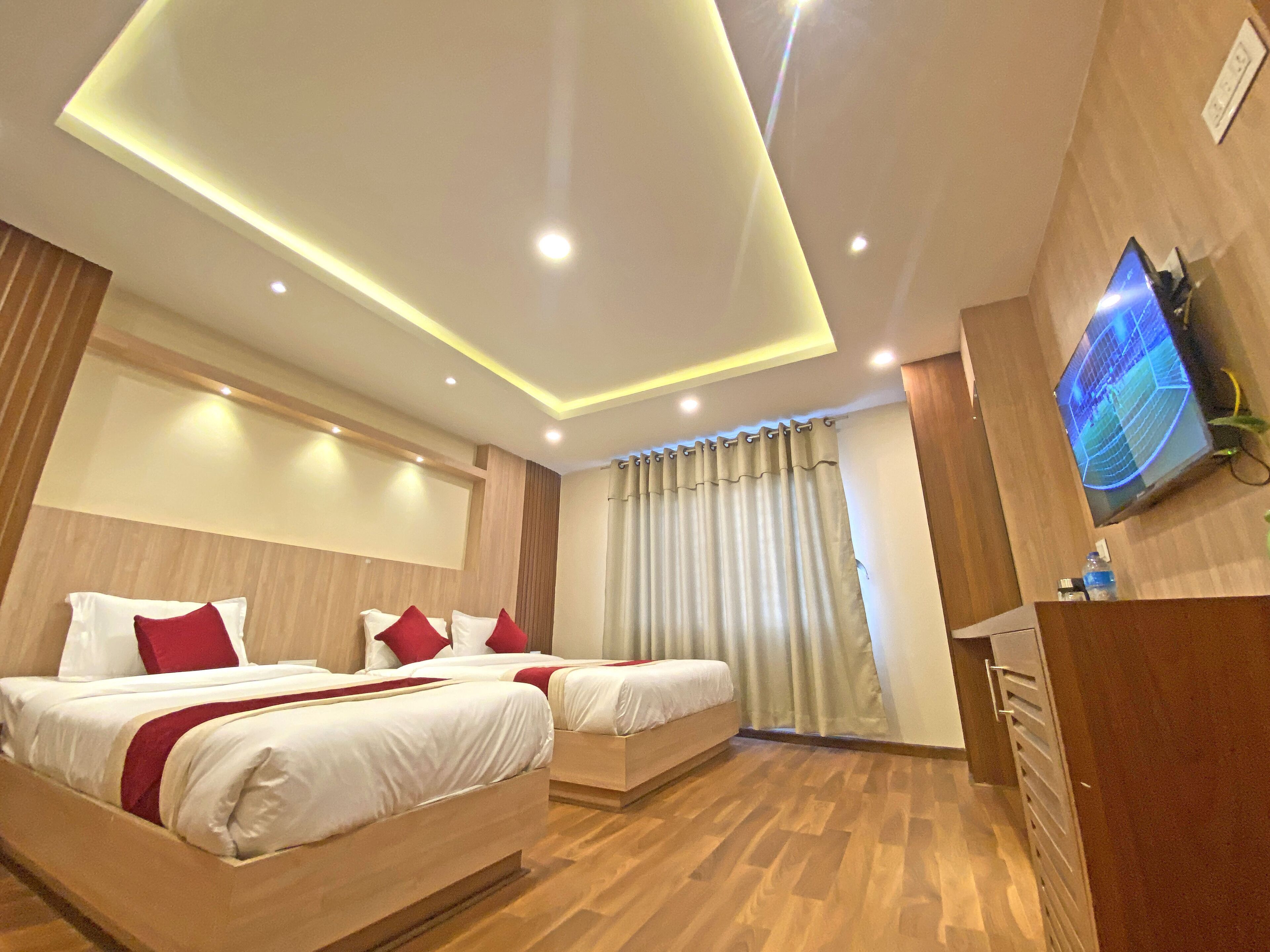 Deluxe Double Room | Hypo-allergenic bedding, desk, laptop workspace, soundproofing