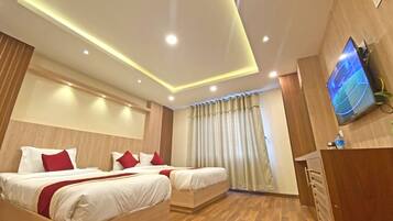 Deluxe Double Room | Hypo-allergenic bedding, desk, laptop workspace, soundproofing