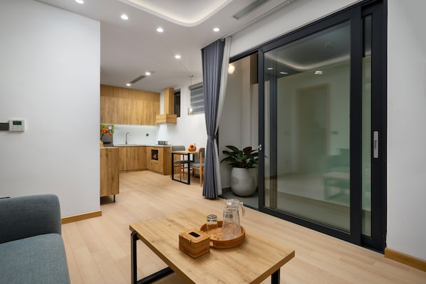 Superior Double Room | Private kitchen - The Galaxy Home Apartment Doi Can (Hanoi)