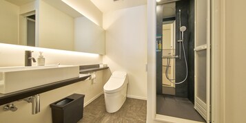 Habitación con 2 camas individuales, no fumadores (1F) | Ducha del cuarto de baño