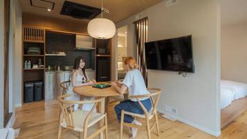 Familienzimmer, Nichtraucher (Natural, with stovetop) | Wohnbereich