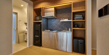 家庭房, 无烟房 (Natural, with stovetop) | 私人厨房 | 冰箱、公用微波炉