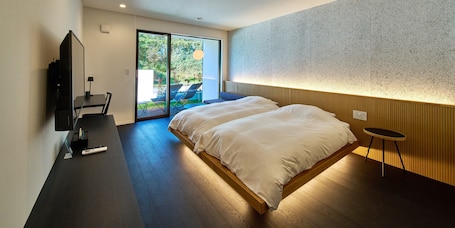 Twin Room 1F, Non Smoking | Desk, free WiFi, bed sheets. LUXE TECH VILLA ASHITOKU