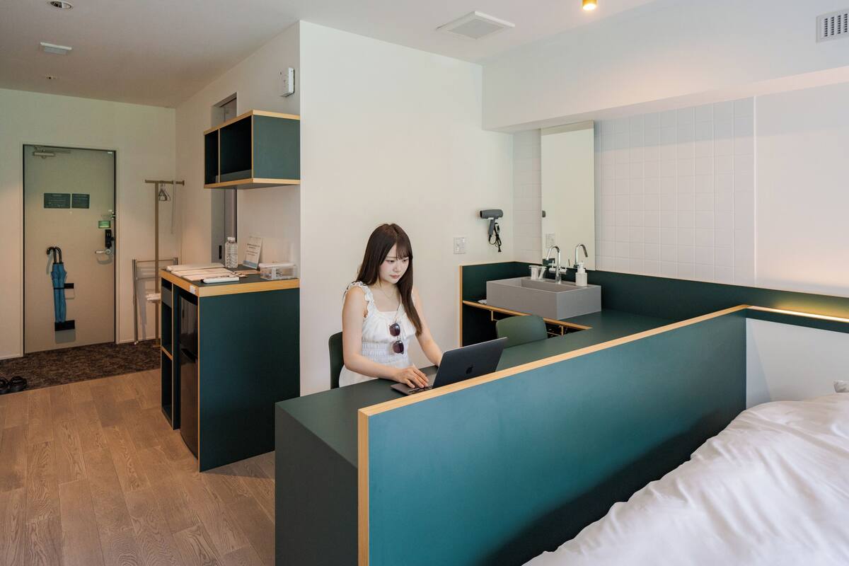 Habitación con 2 camas individuales, no fumadores (1F, with bathroom) | Escritorio, wifi gratis, ropa de cama