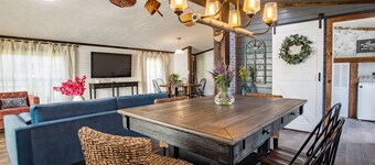 New!!!Thuja Hideaway next to NewRiverGorge. Amazing star gazing. Pet friendly!