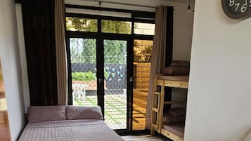 3 quartos, cofres nos quartos, Wi-Fi de cortesia, roupa de cama