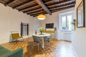 Dining - Santa Margherita Design Apartment in Navona (Roma)