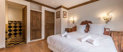 5 bedrooms, free WiFi