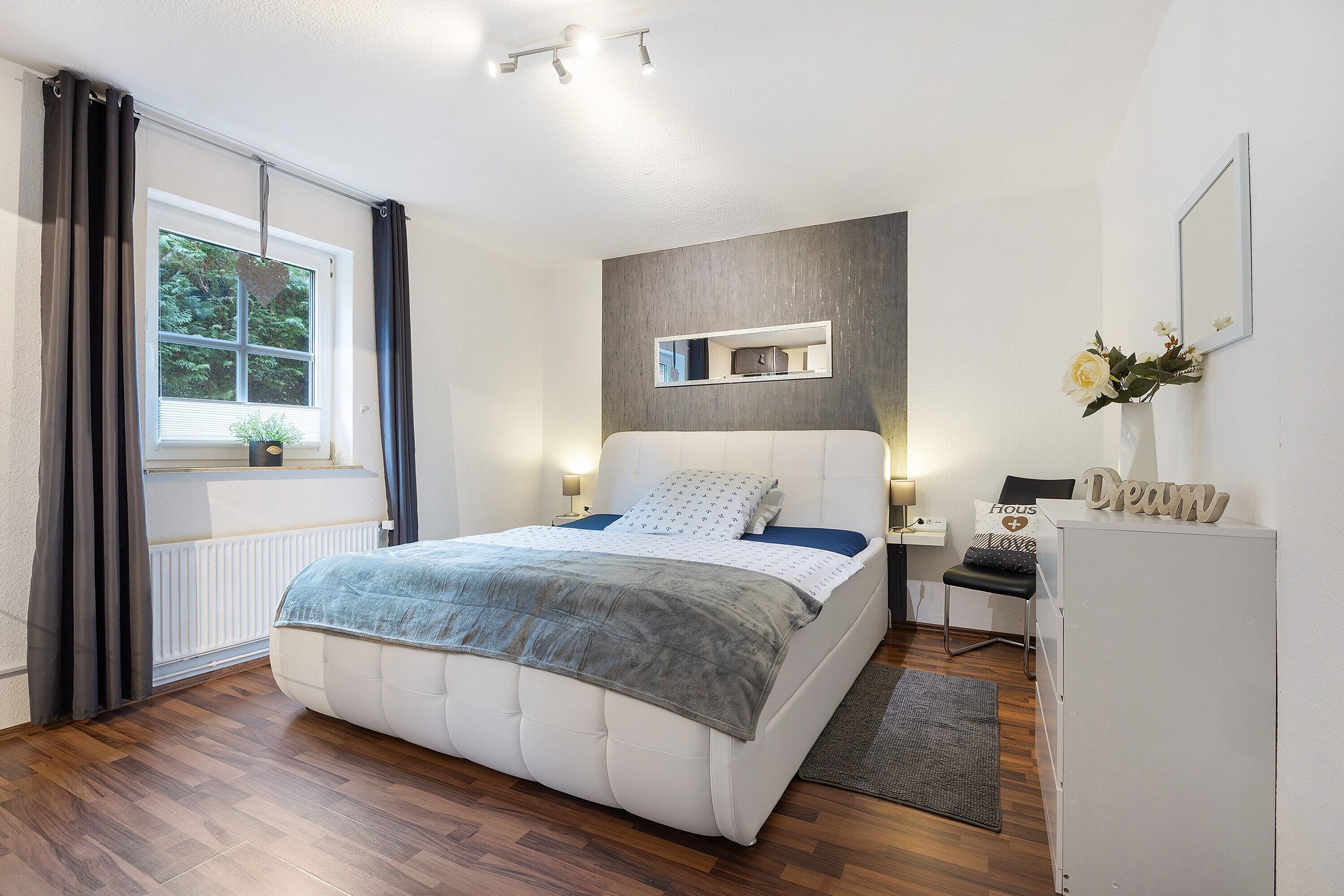 2 habitaciones, tabla de planchar con plancha y wifi gratis 