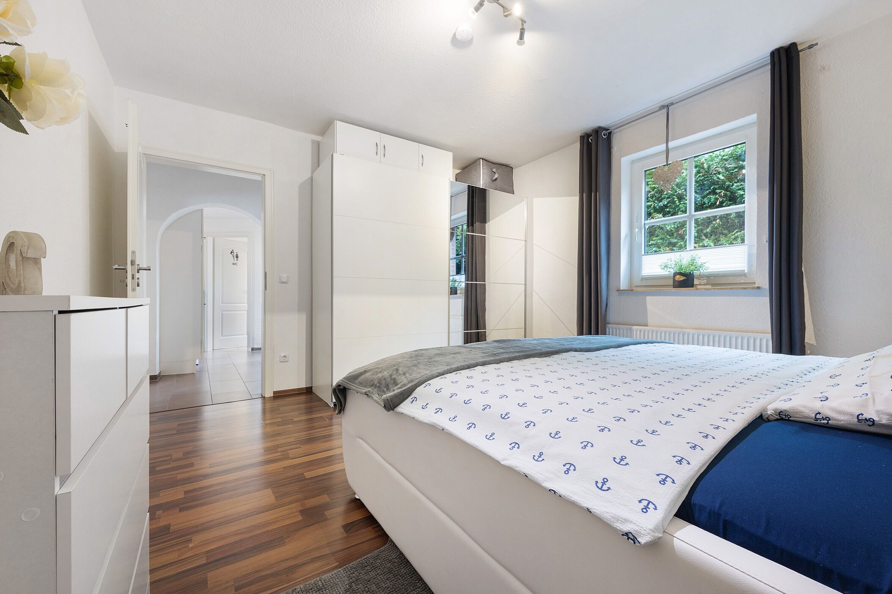 2 makuuhuonetta, silitysrauta/-lauta, ilmainen Wi-Fi, vuodevaatteet