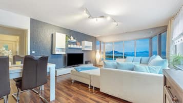 Fernseher, Stereoanlage