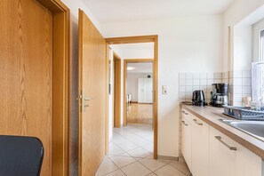 Interior - Apartment 'Ferienwohnung Am Wald' with Private Terrace, Shared Garden and Wi-Fi (Herscheid)