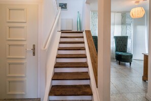 Interior - Holiday Home 'Reinhilde' with Sauna, Private Terrace and Garden (Felsberg)