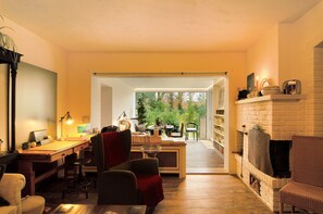 Interior - Apartment 'Ferienwohnung Olga Behrends' with Private Terrace and Wi-Fi (Wiesmoor)