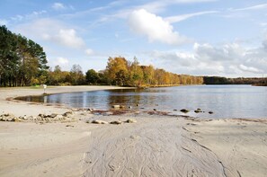 Beach nearby - Apartment 'Ferienwohnung Olga Behrends' with Private Terrace and Wi-Fi (Wiesmoor)