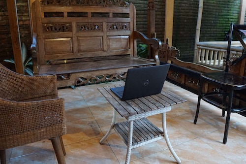 OYO Life 93300 Homestay Puri Anggrek Syariah - Wage