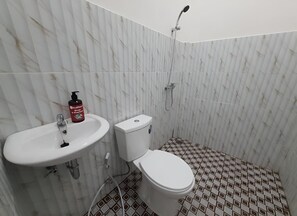 Standard Double Room | Bathroom | Shower, towels, soap